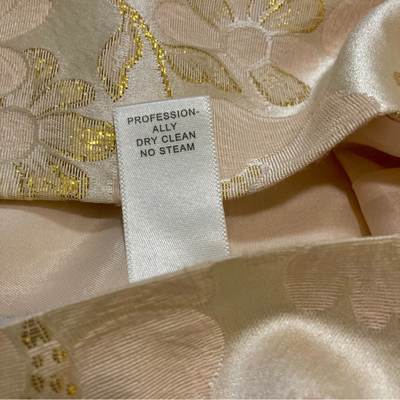 Banana Republic Pencil Skirt With Sequined Floral Embroidery - Size 0 - Picture 8 of 11